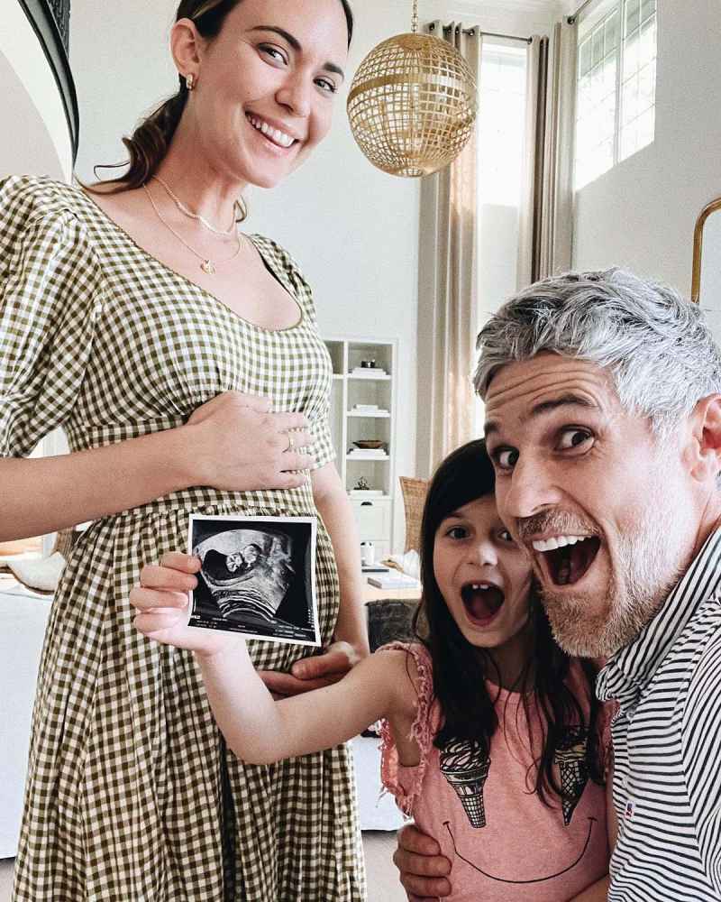 Bumping Along Odette Annable More Celebs Show Off Baby Bellies 2022
