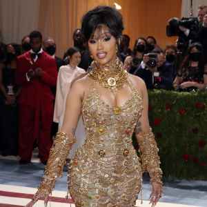 Cardi B Shows How She Changes Diapers with Her Long Nails and Daughter Kulture Joins In