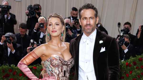 Couple Goals Blake Lively Ryan Reynolds Stun Met Gala 2022 Carpet