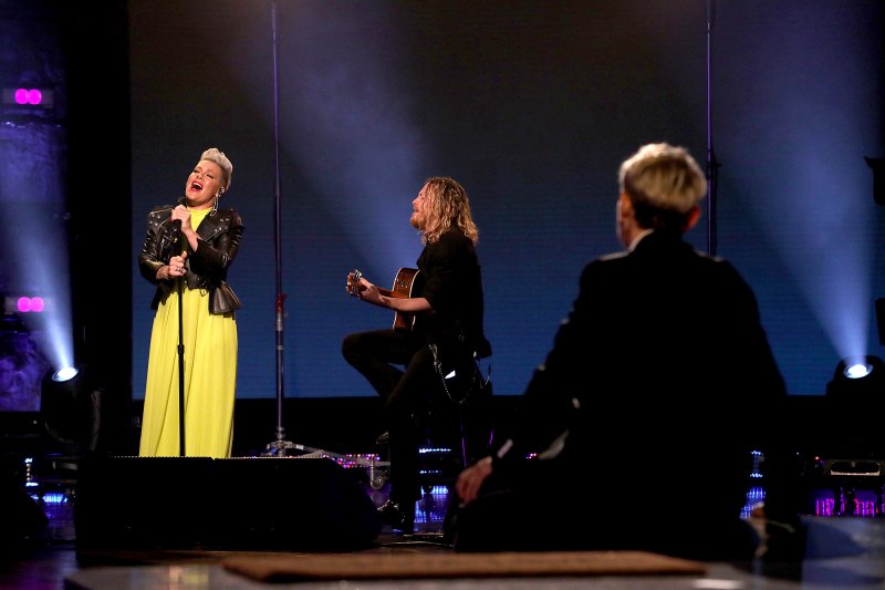 Ellen DeGeneres Tearfully Thanks Audience While Saying Goodbye on Final Ellen Show Episode 05