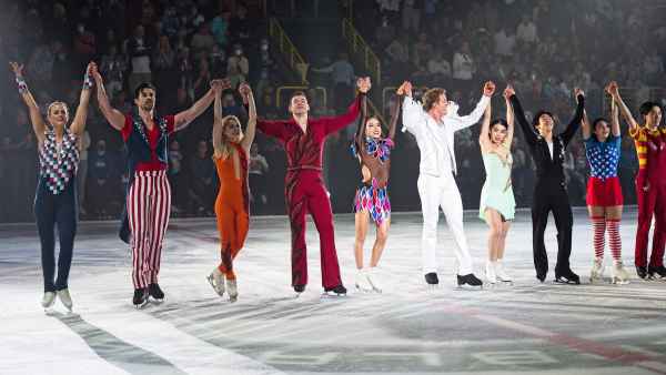 Encore! 'Stars on Ice' 2022 Performers Impress Fans During U.S. Tour