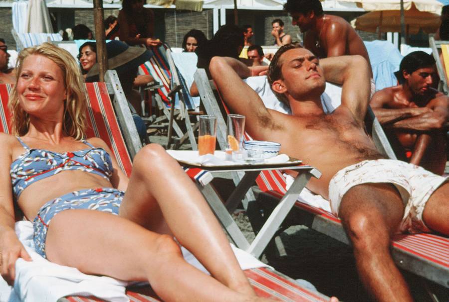 Gwyneth Paltrows Amazing Bikini Body Through the Years 0001