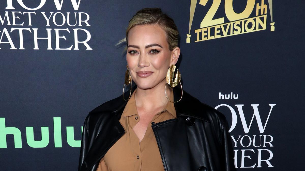 Hilary Duff Proudly Goes Nude, Shares Eating Disorder Battle