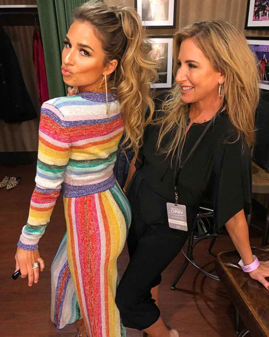 Jessie James Decker's Family: Inside Her Relationships With Sister Sydney, Brother James and More