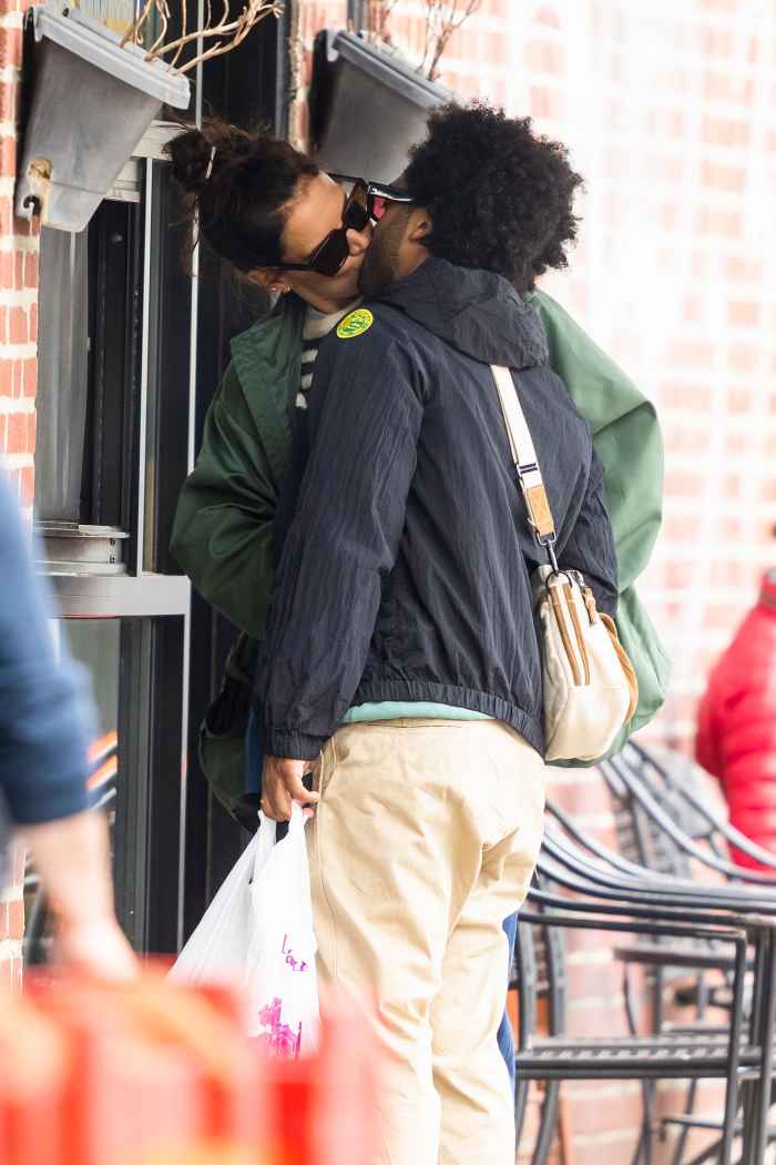 Katie Holmes and Bobby Wooten III PDA