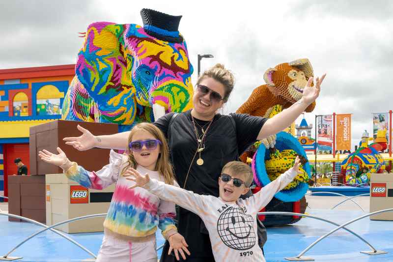 Kelly Clarkson Takes Kids River and Remy to Legoland Theme Park