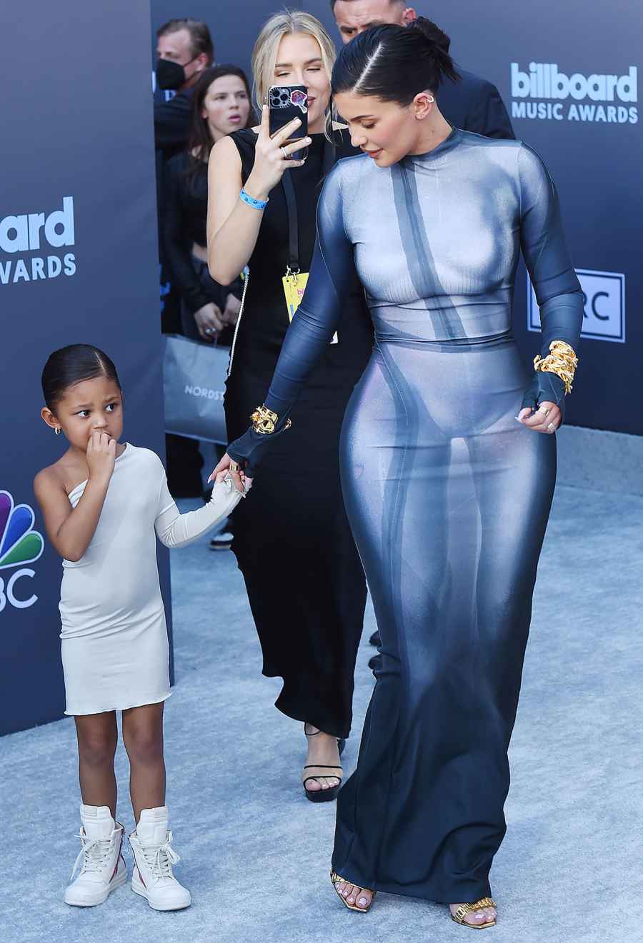 Kylie Jenner Travis Scott Enjoy Night BBMAs With Daughter Stormi