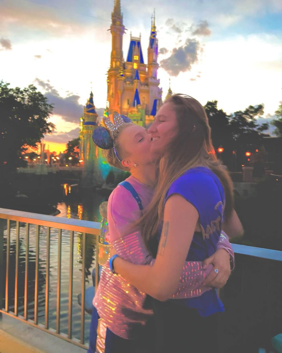 May 2022 JoJo Siwa and Kylie Prew Relationship Timeline