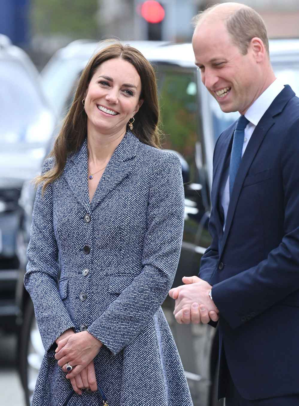 Paying Homage Kate Middleton Wears Honeycomb Earrings With Special Meaning