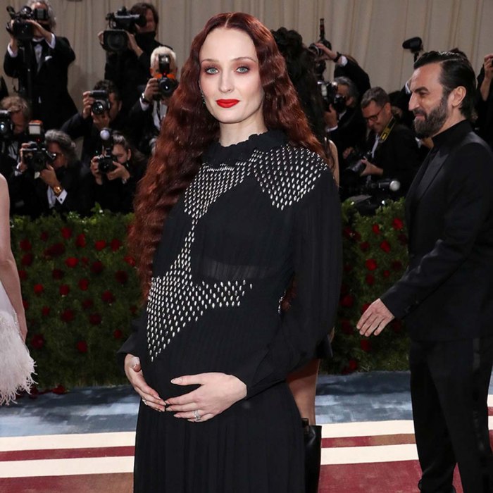 Sophie Turner Speaks Out About Pregnancy Its What Life About