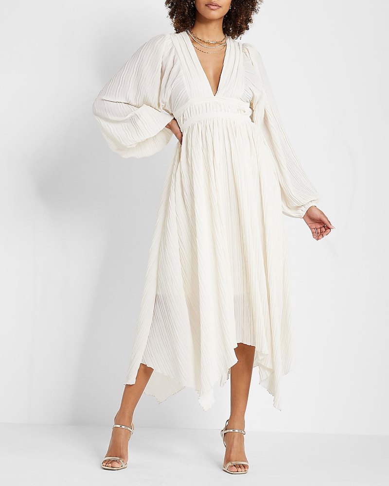 The Express x Rachel Zoe Collection Is an Ode Seventies Glamor 06