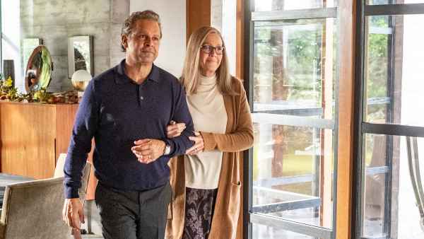 This Is Us Creator Breaks Down Decision to Have Rebecca Die Ahead of Series Finale