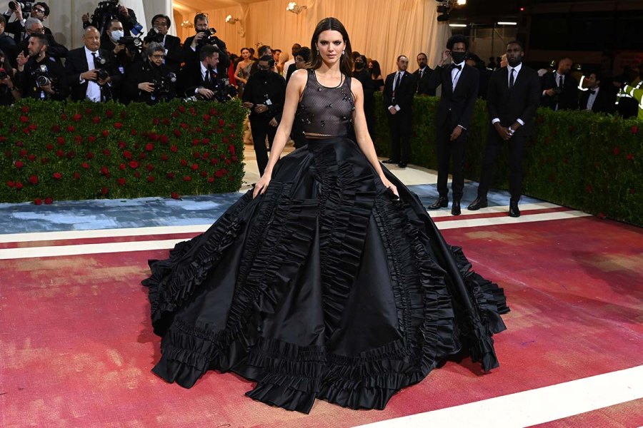Whos That Girl Kendall Jenner Is Almost Unrecognizable 2022 Met Gala