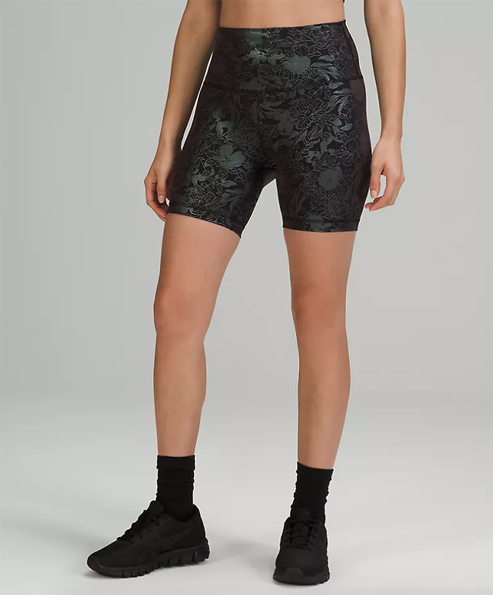 lululemon-yoga-shorts