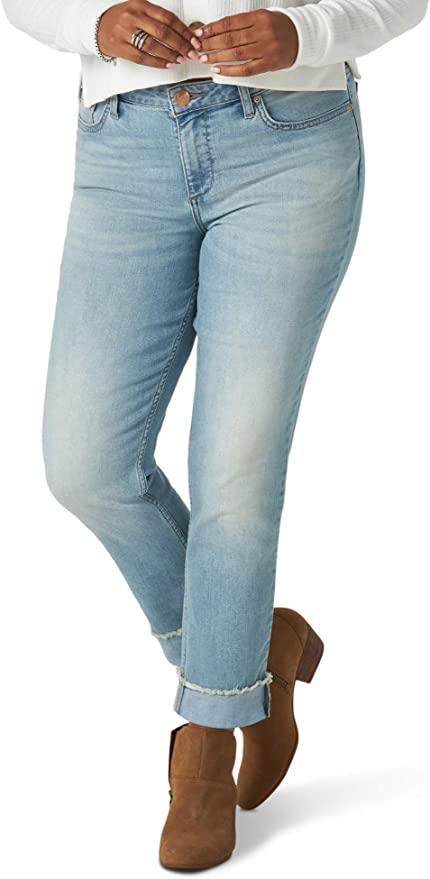 Shop the 11 Best Boyfriend Jeans That Accentuate Curves