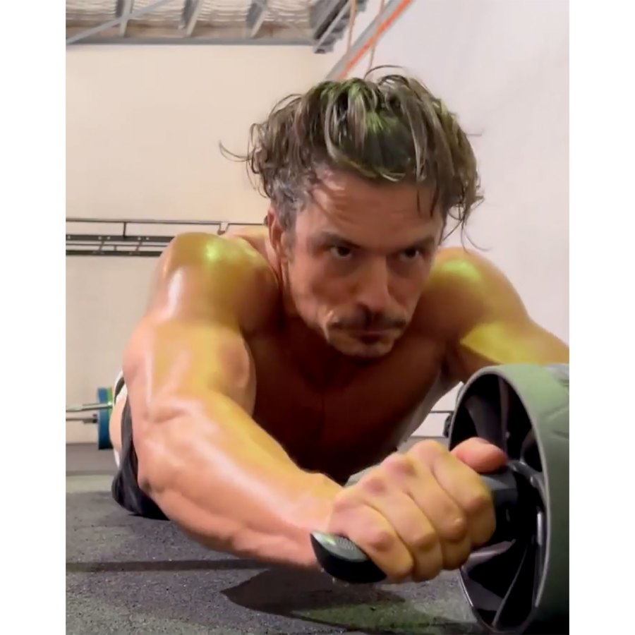 Abs Galore! Orlando Bloom Shares Sweaty, Shirtless Workout