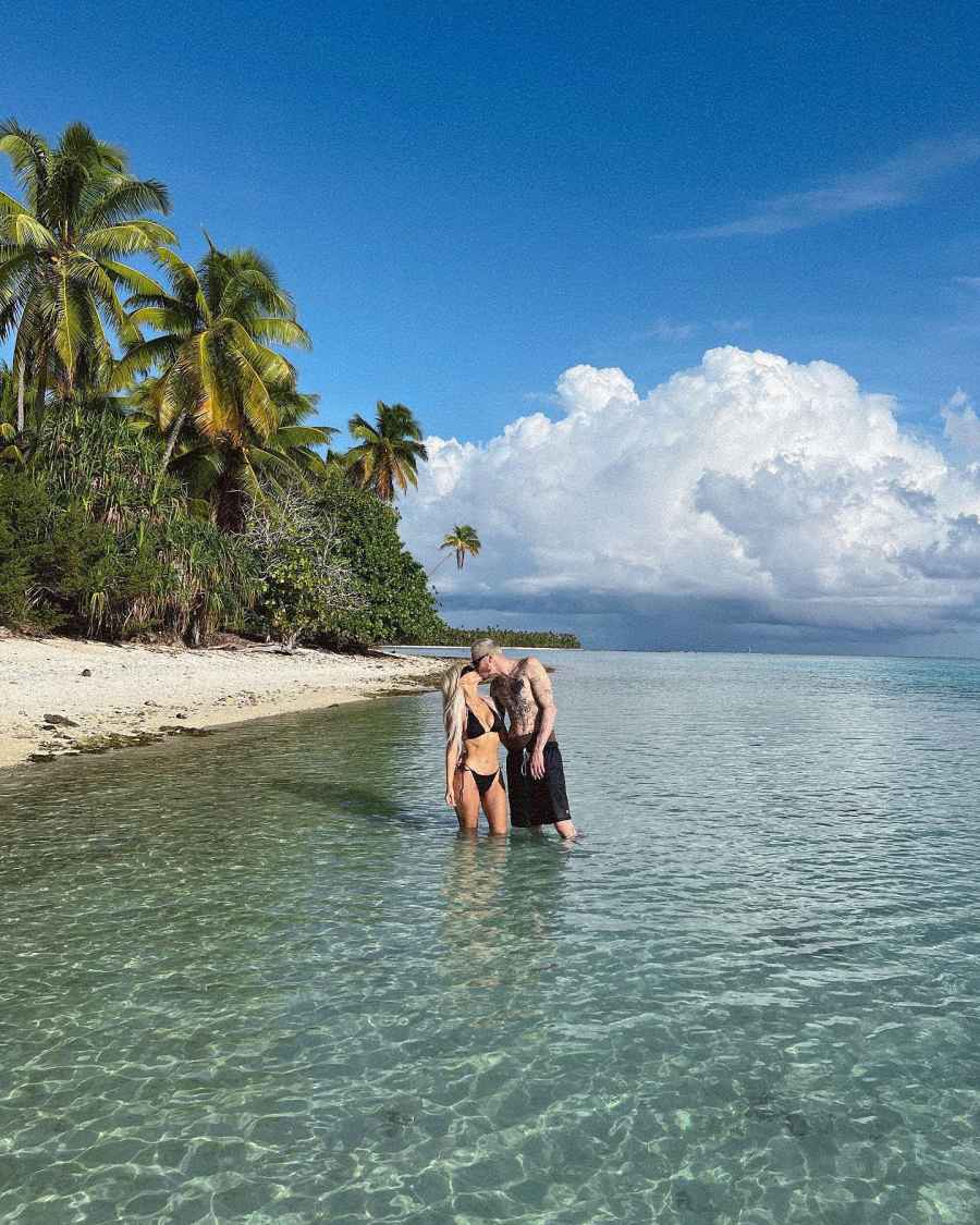 Beach Date Kim Kardashian Stuns Tropical Getaway With Pete Davidson