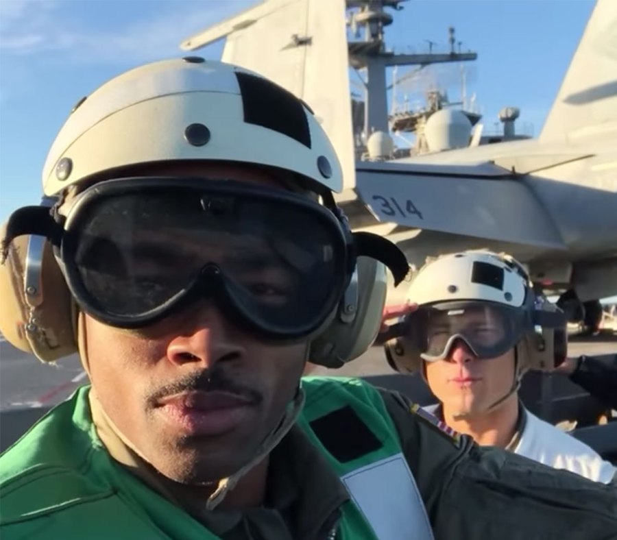 Best Hottest Behind Scenes Photos From Top Gun Maverick Jay Ellis Glen Powell