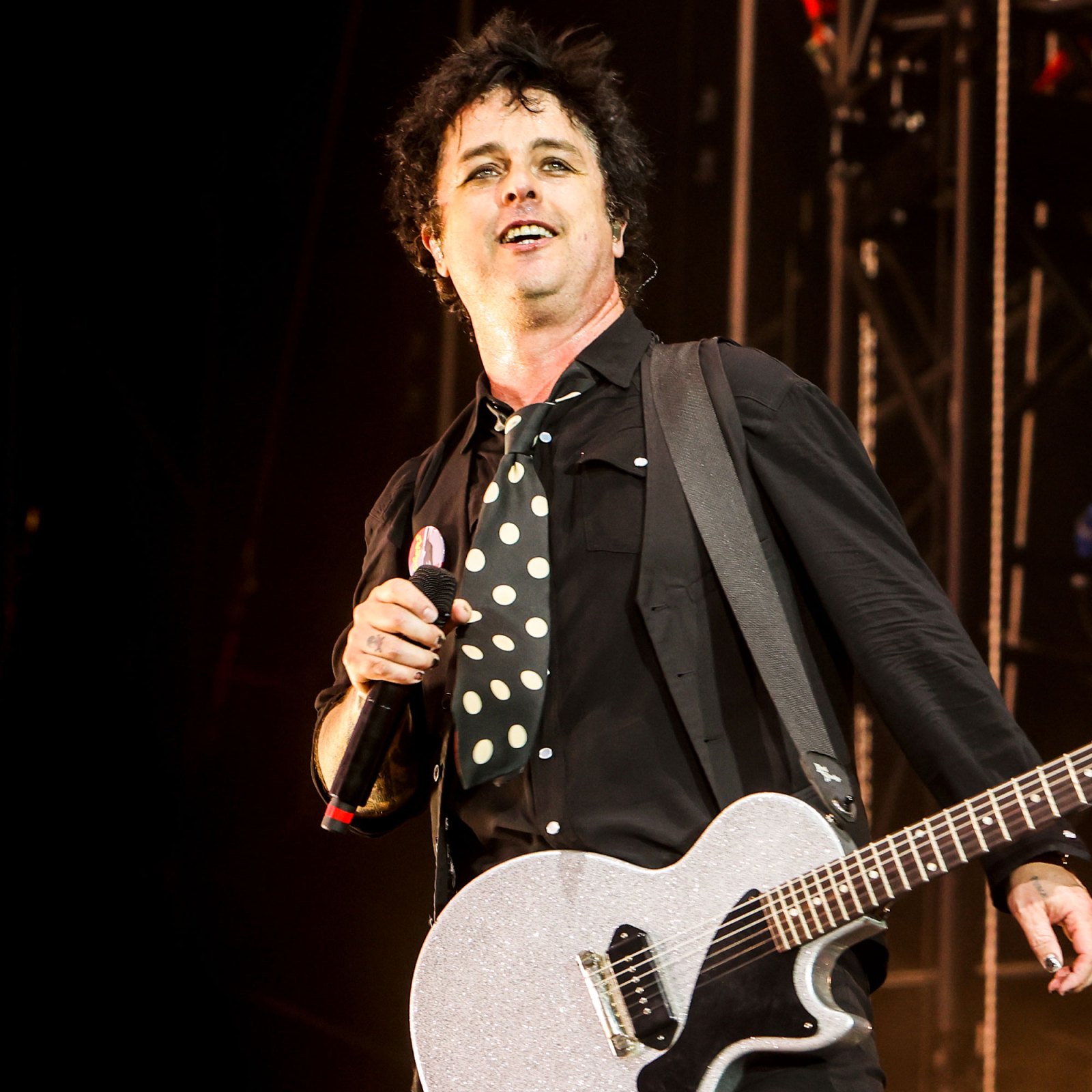 Billie Joe Armstrong Says He'll Renounce Citizenship After Roe v. Wade Vote