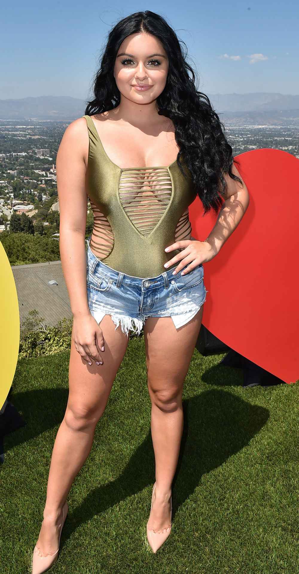 Celebrities Who Are Turning Into Kardashians and Jenners Ariel Winter 2016
