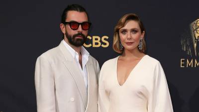 Feature Elizabeth Olsen and Robbie Arnett Relationship Timeline