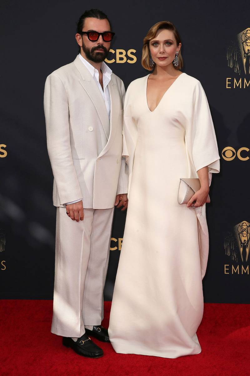 Feature Elizabeth Olsen and Robbie Arnett Relationship Timeline