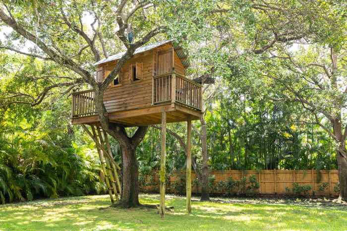 Idina Menzel 25 Things 3 Tree House