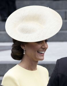 Kate Pays Homage to the Queen at Thanksgiving Service