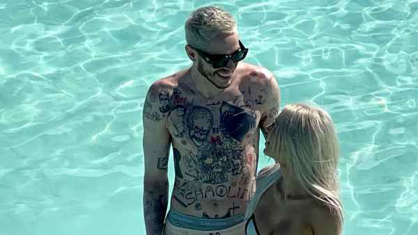 Kim Kardashian Pete Davidson Sexy Beach Photos
