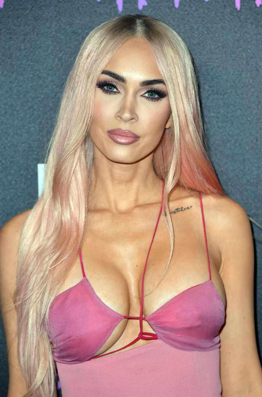 Megan Fox Goes Blonde with Pink Highlights for MGKs Life in Pink Premiere