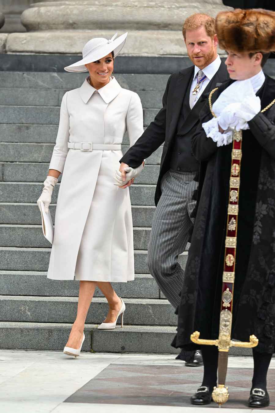 Meghan Markle in All-White at Thanksgiving Service 5