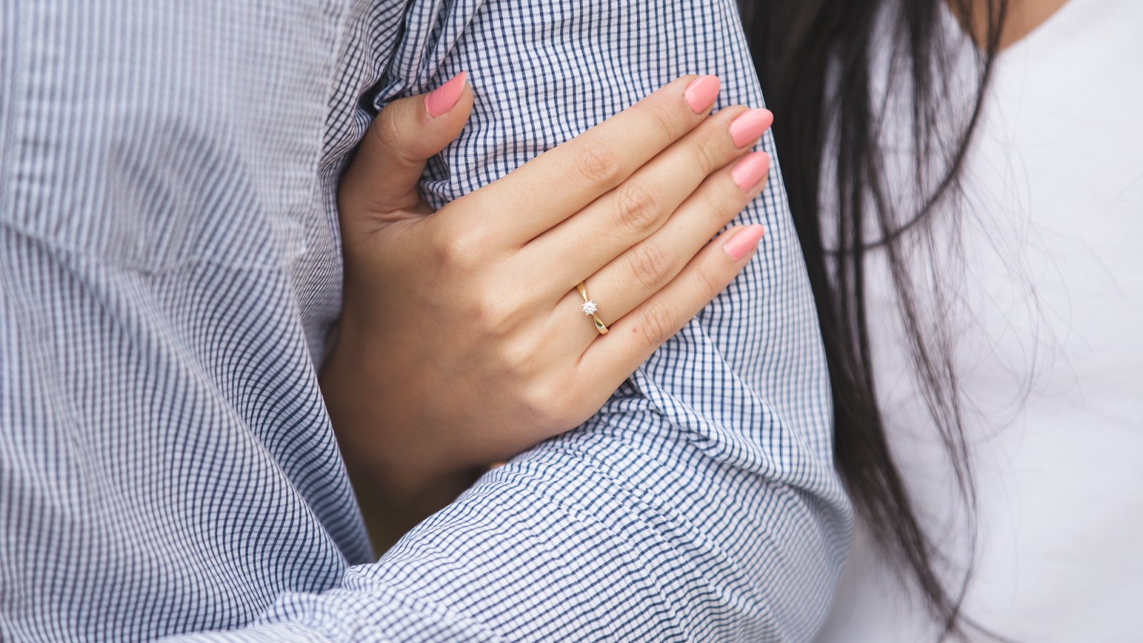 Minimalist-Engagement-Ring-Stock-Photo