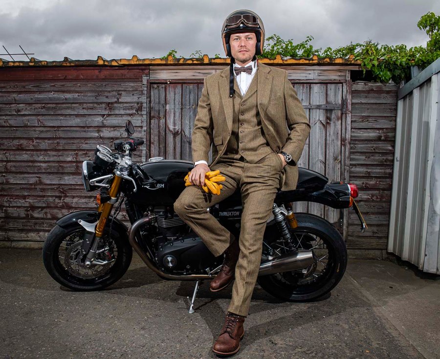 Outlanders Sam Heughan Says Season 7 Premiere Starts Off With Bang