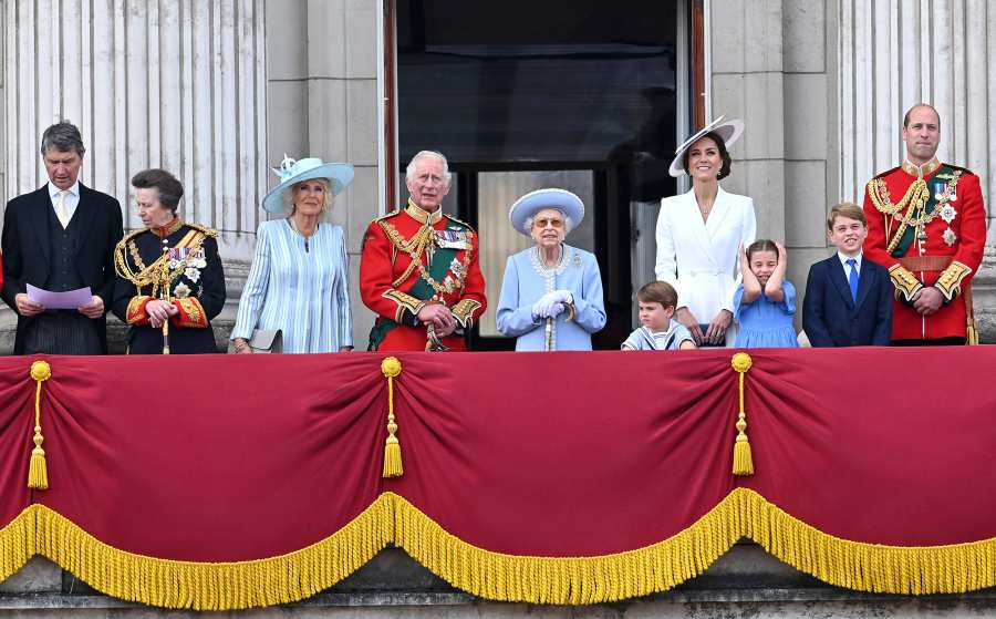 Prince Louis Has Adorable Reaction to Loud Planes During Trooping the Colour Flyover 3