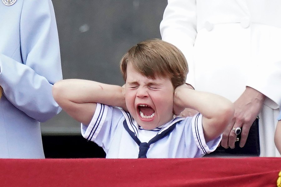 Prince Louis Has Adorable Reaction to Loud Planes During Trooping the Colour Flyover 6