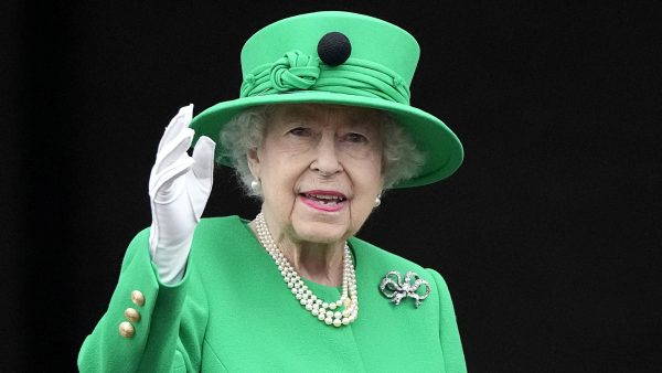 Queen Elizabeth II Makes Final Balcony Appearance After Trooping the Colour ‘Discomfort’: Photos