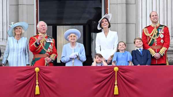 Royal Family Joins Queen Elizabeth II on Balcony at Jubilee 7