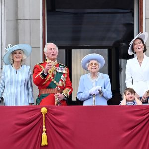 Royal Family Joins Queen Elizabeth II on Balcony at Jubilee 7