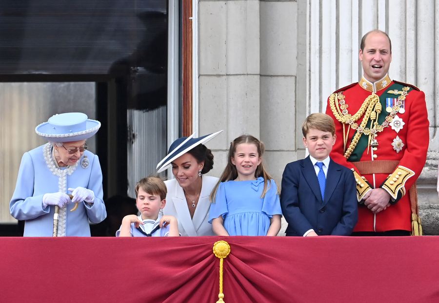 Royal Family Joins Queen Elizabeth II on Balcony at Jubilee 8