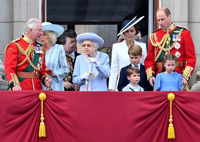 Royal Family Joins Queen Elizabeth II on Balcony at Jubilee