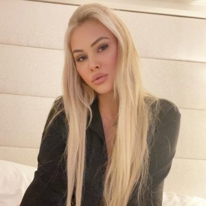 Shanna Moakler Sells Engagement Ring