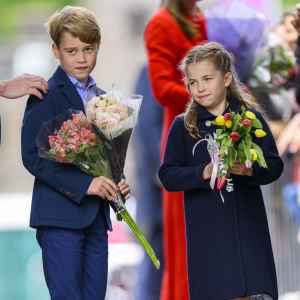 Sister Knows Best Princess Charlotte Corrects Prince George During Jubilee