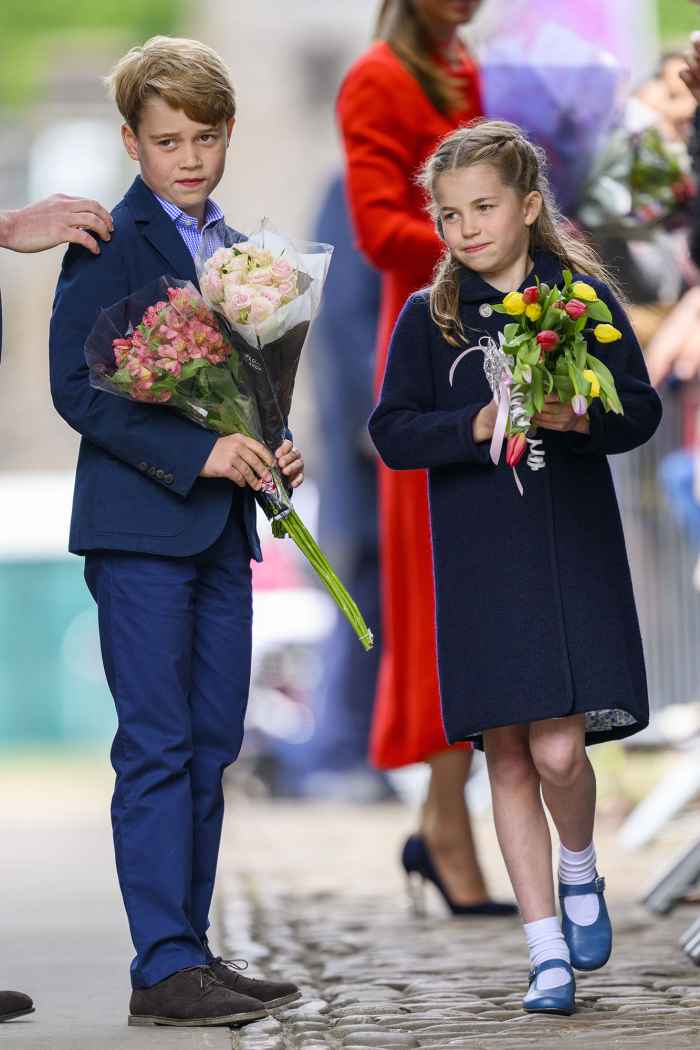 Sister Knows Best Princess Charlotte Corrects Prince George During Jubilee