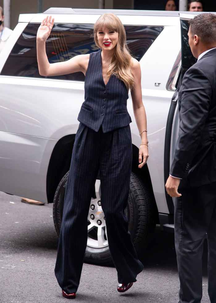Taylor Swift arrives at Tribeca Talks to discuss All Too Well