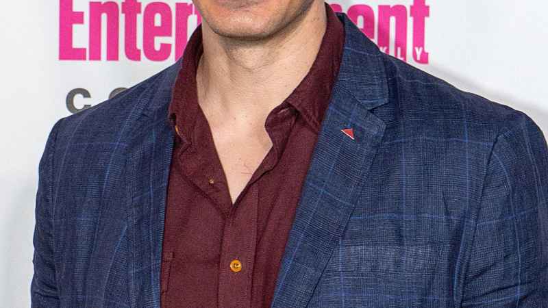 Who Is Hallmark Channels Brandon Routh Six Things to Know About The Nine Lives of Christmas Hunk 01
