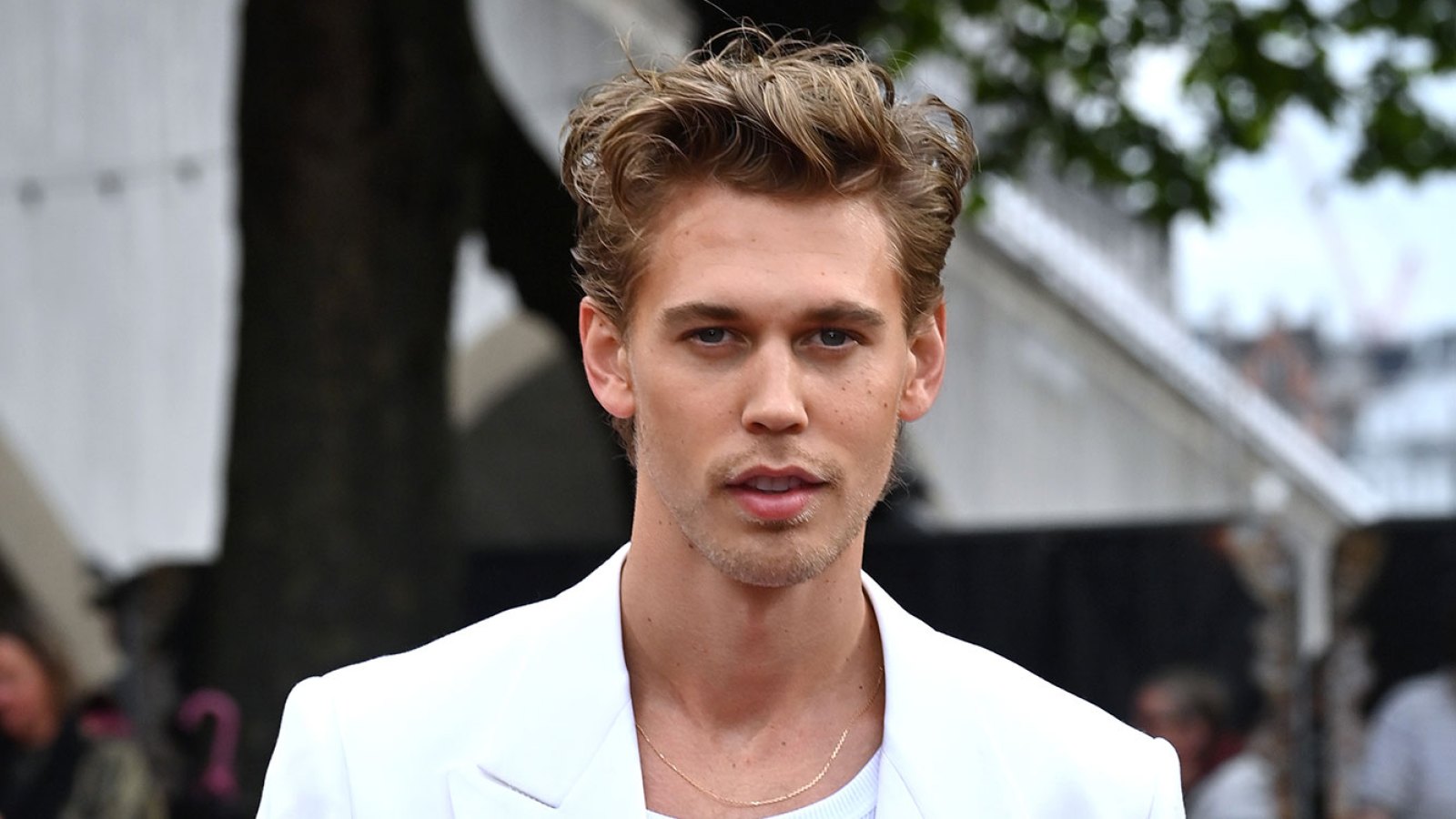 Austin Butler Went Home In Tears After Elvis Director Ordered People to Heckle Him About His Singing