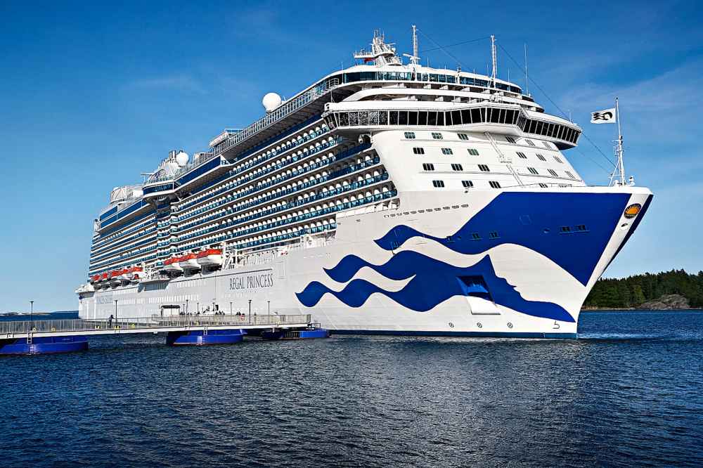 Below Deck Mediterranean Alum Hannah Ferrier Claps Back at Mom-Shamers After Returning Back to Work Love Boat