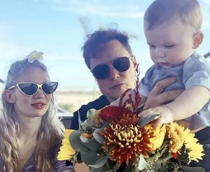 家族写真ElonMuskGrimes Elon Muskは、Grimesの息子の前にExecShivonZilisと双子を歓迎しました