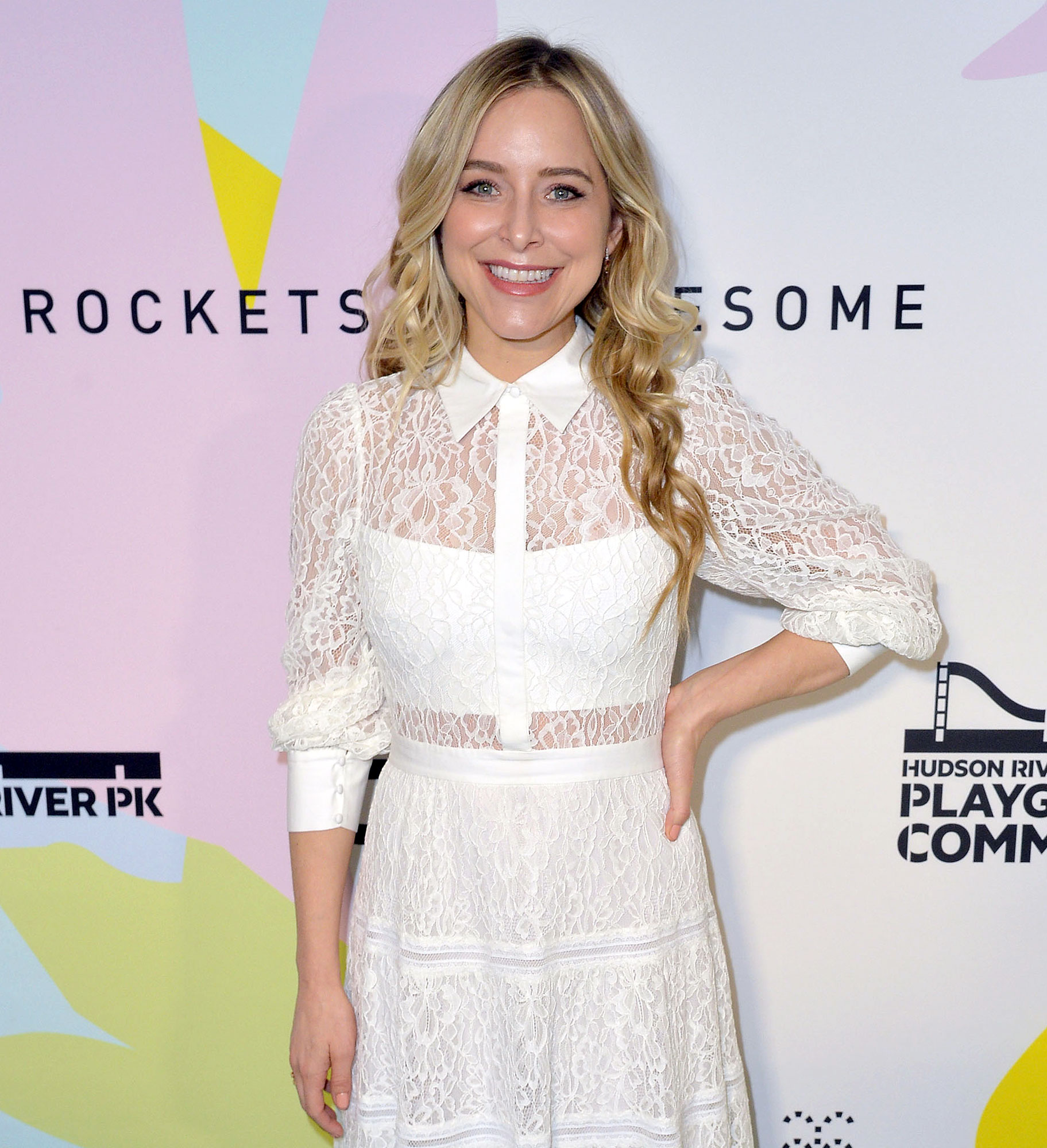 Girls Alum Jenny Mollen What's In My Lunchbox