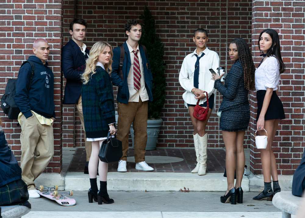 Gossip Girl' Season 2: Release Date, Cast, Trailer, News